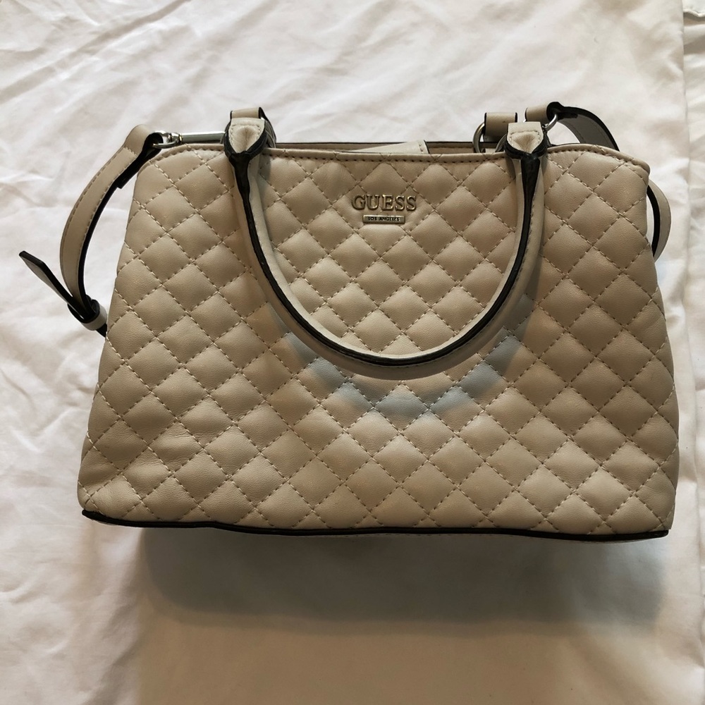 Guess Purse/ Hand Bag